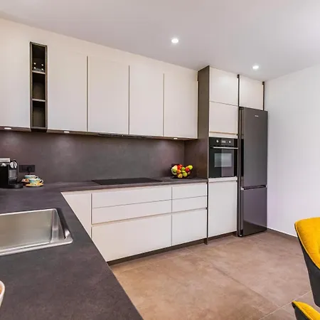 Casa Del Sole * Lakmartin